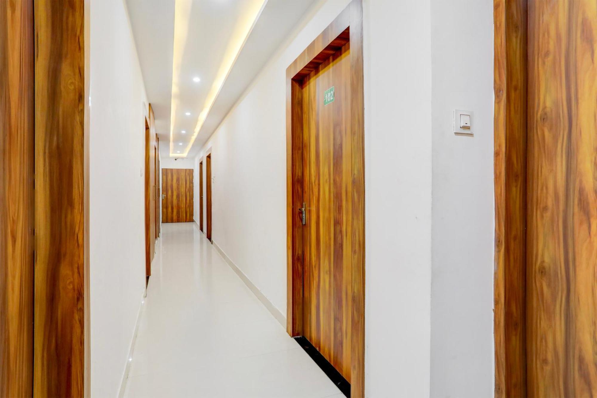 O Natraj Paying Hotel Varanasi